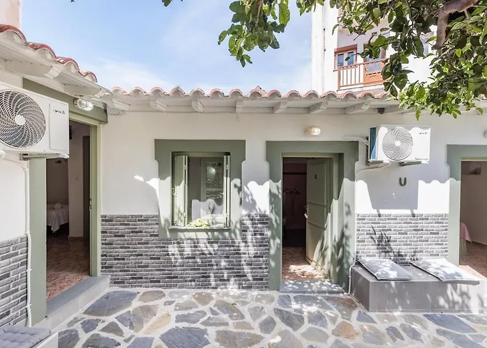 Lemon Trees & Apartment *