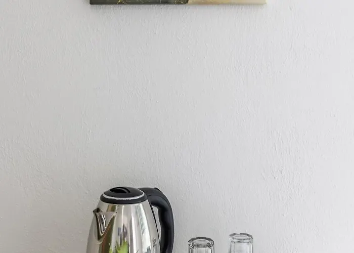 Lemon Trees & Apartment *