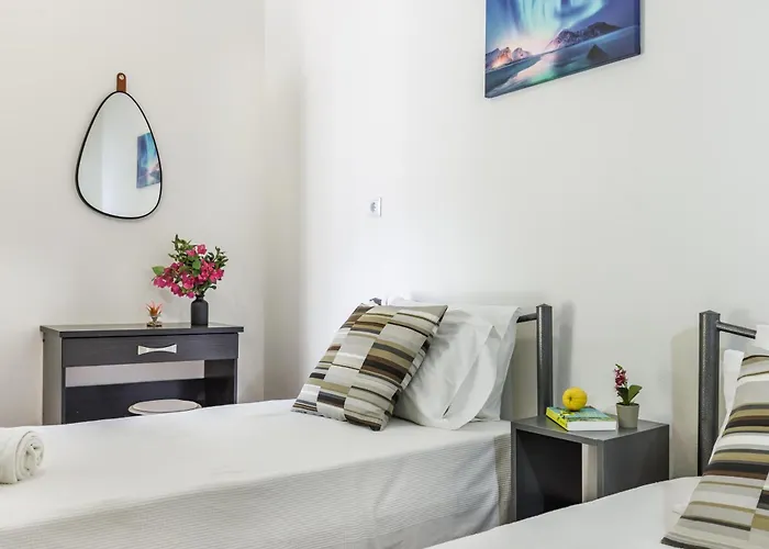 Lemon Trees & Apartment