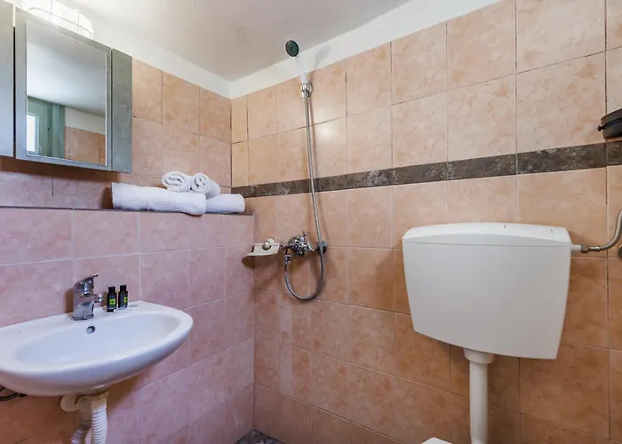 Lemon Trees & Apartment Skopelos Town